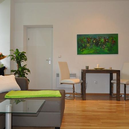 Ferienwohnung Im Univiertel Mit Garten Грац Экстерьер фото