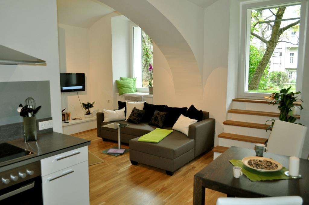Ferienwohnung Im Univiertel Mit Garten Грац Экстерьер фото
