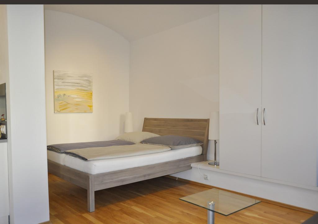 Ferienwohnung Im Univiertel Mit Garten Грац Экстерьер фото